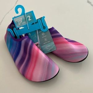 NWT Girls multipurpose barefoot shoes